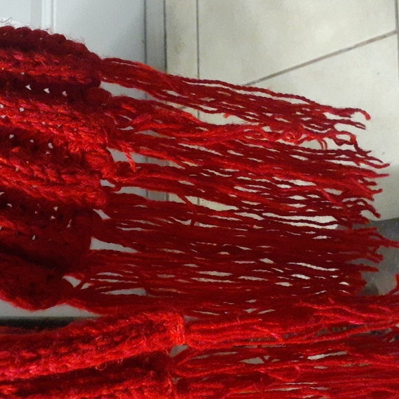 Knitted extra long scarf - Picture 3 of 3